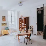 Alojamento de Acomodação e Pequeno-almoço Maison Seraphine - -