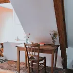 Alojamento de Acomodação e Pequeno-almoço Maison Seraphine - - 3*