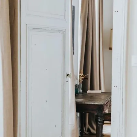 فندق مبيت وإفطار Maison Seraphine - -