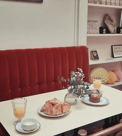 فندق مبيت وإفطار Maison Seraphine - -