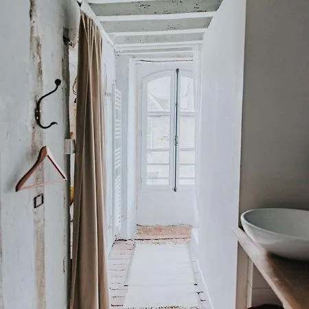 فندق مبيت وإفطار Maison Seraphine - - لووْ