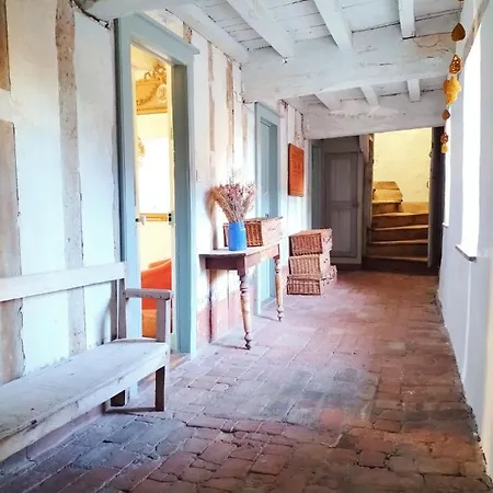 Maison Seraphine - - 3* لووْ