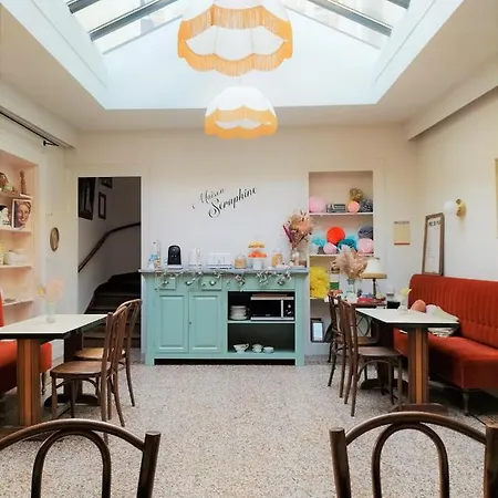 Bed & Breakfast Maison Seraphine - - *